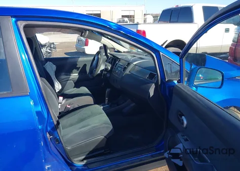 2011 Nissan Versa 1.8S z USA, uszkodzony, nr VIN 3N1BC1CP1BL368341